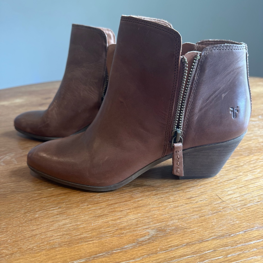 Frye Fr40838 Wheat Judith Double Zip Brown Leather Almond Toe Ankle Boots Size 8